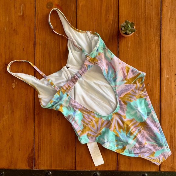 OU Mermaid Tulip Underwire One Piece Swimsuit - Picture 6 of 6